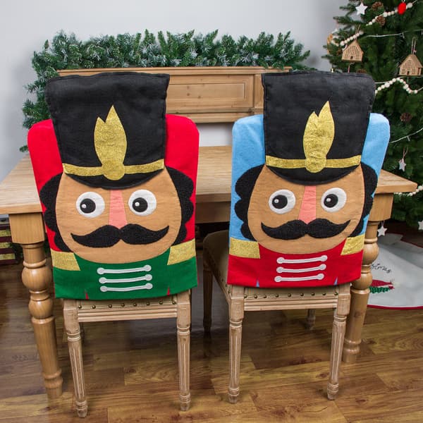2 stycken juldekorationer valnötsoldater pallset