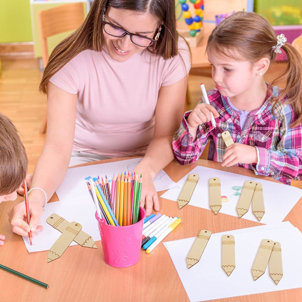 20 stk. Tilbage til skole DIY Håndværk Udskæring Træblyant Formet Hængende Pynt Tilbage til skole Håndværk Udskæring med Hamptov