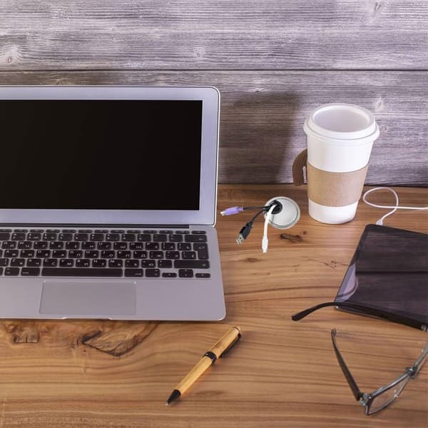 Sett med 3 runde innfreste kabelstyring, børstet stålmetalltråd