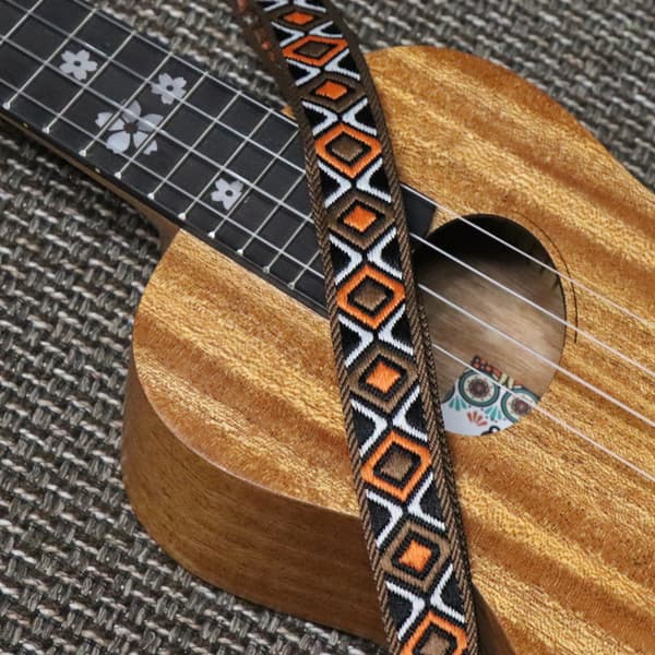 2 stycken Ukri etniska axelband Ukri liten gitarr