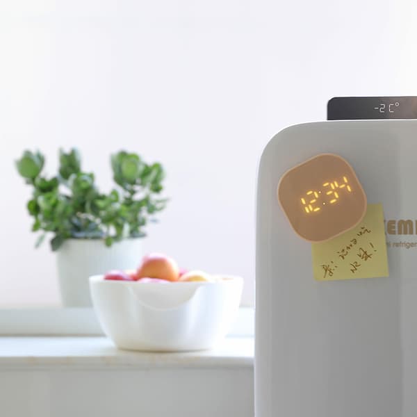Magnetisk duschväggsklocka med temperaturvisning och sugkoppar