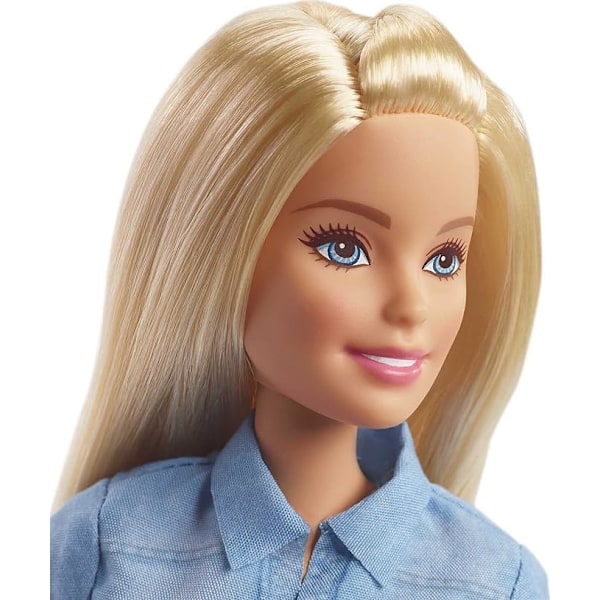 Barbie-nukke ja matkasarja, mukana pentu, matkalaukku ja yli 10 tarviketta