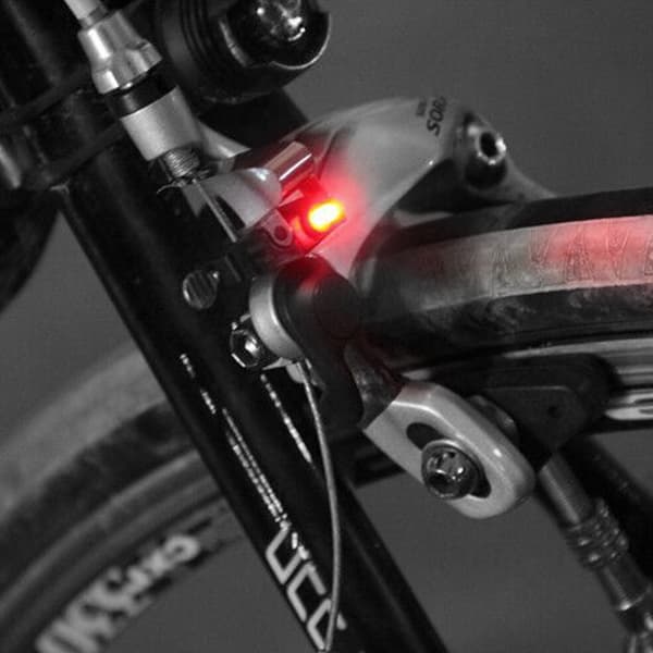 Cykelbroms - Hållbar Röd LED V-formad Bromsljus för