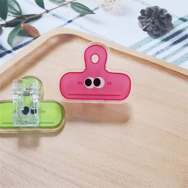 4 tecknade flickor hjärta akrylklämma flicka handbok student stati