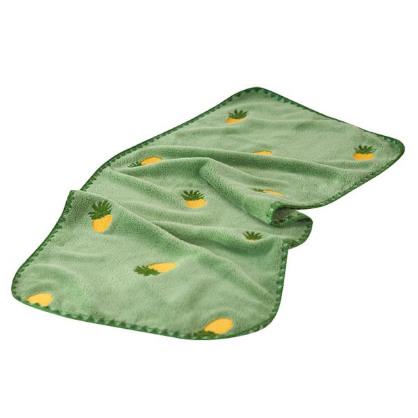 4 stycken handdukar 73*35cm, absorberande och släpper inte lätt hår