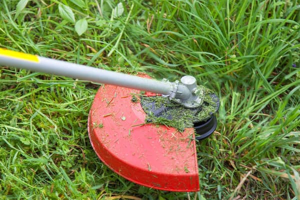 Pakke med 1 Universal Brush Cutter Hode Nylon Trimmer Erstatning S