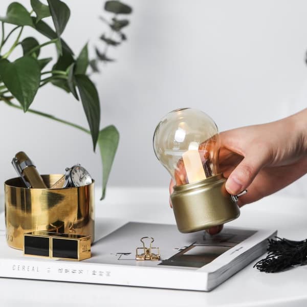 2-delt kreativ nattlys retro pære mini USB-lading varm LE