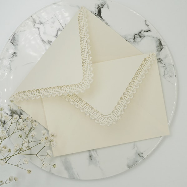 9 triangulära kuvert snidade spetsinbjudan bröllopsinbjudan