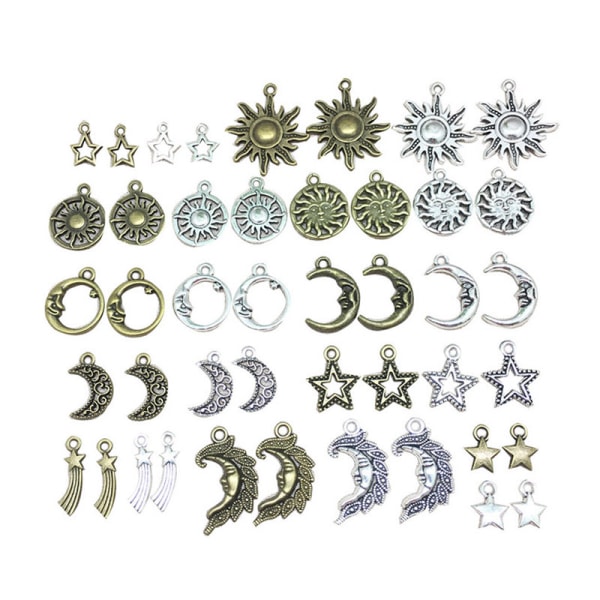 Cirka 80 stycken Celestial Collection-berlocker, blandade sol, måne, stjärna