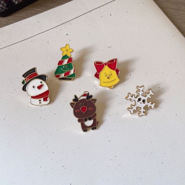 Julbroch original söt tomte älg badge student