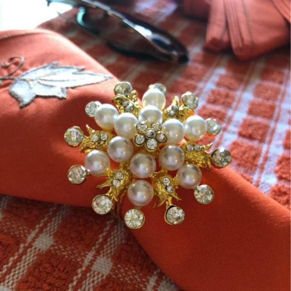 12 stk. blomsterperle diamant serviettringholder, brukt for bryllup