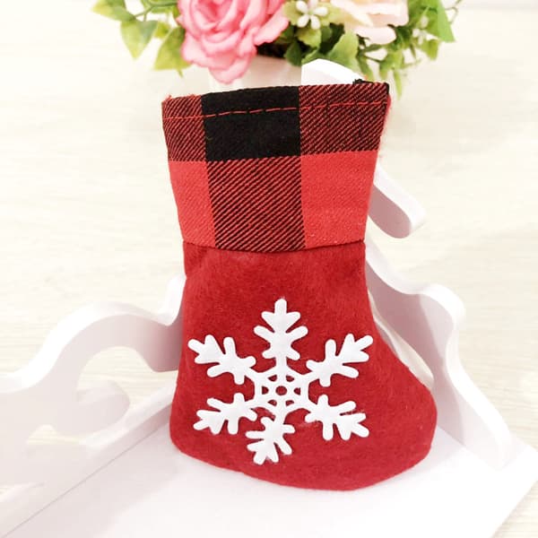 3 små julstrumpor 7x12,5x9cm rutiga snöflinga Chr