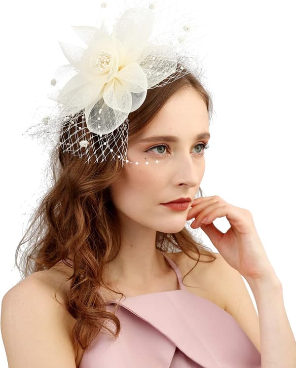 Off White Fascinator Hatte til Kvinder med Hårklips Te Party Hat