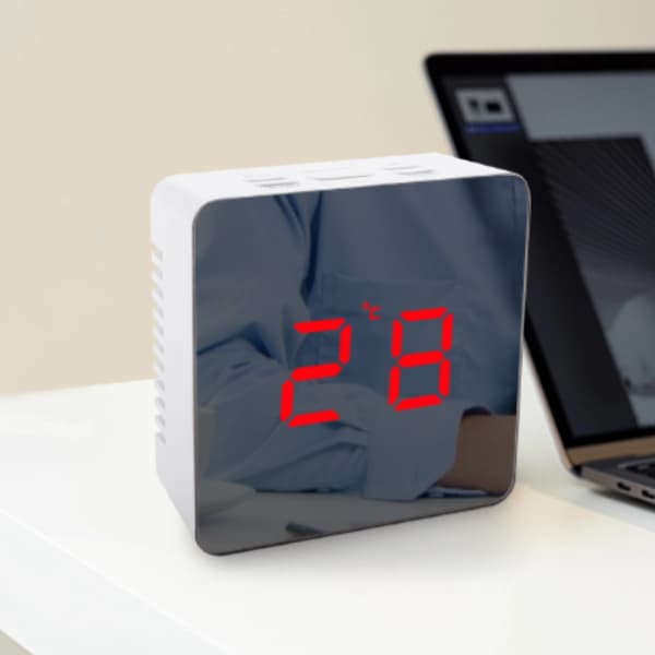 Digital vækkeur med spejloverflade LED-display Rejsetid P