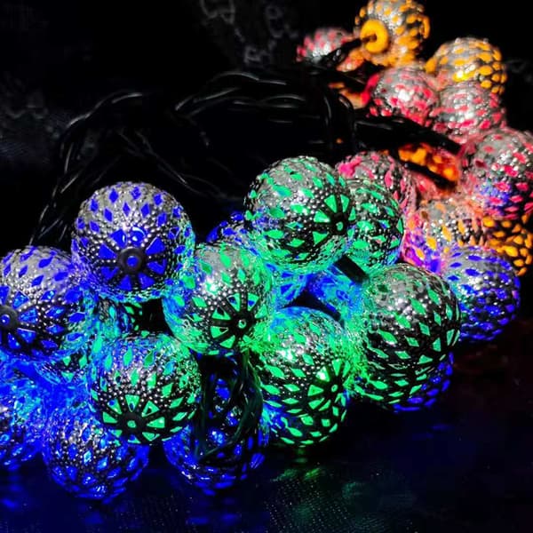 LED solcelledesignerte Moroccan ball fargede lys julepynt