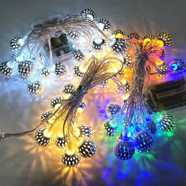 LED solcelledesignerte Moroccan ball fargede lys julepynt