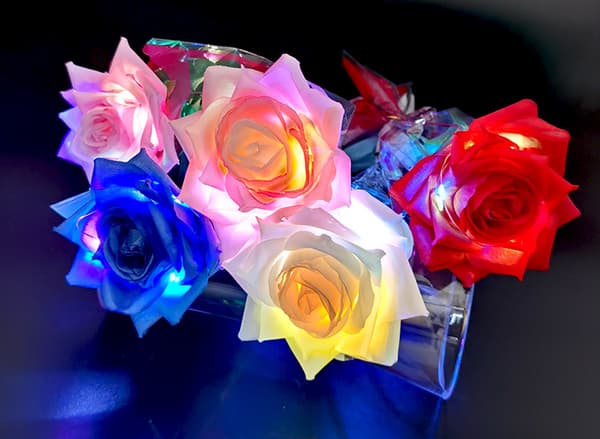 5 kunstige lysende roser Qixi Valentinsdag gaver LED rose gi