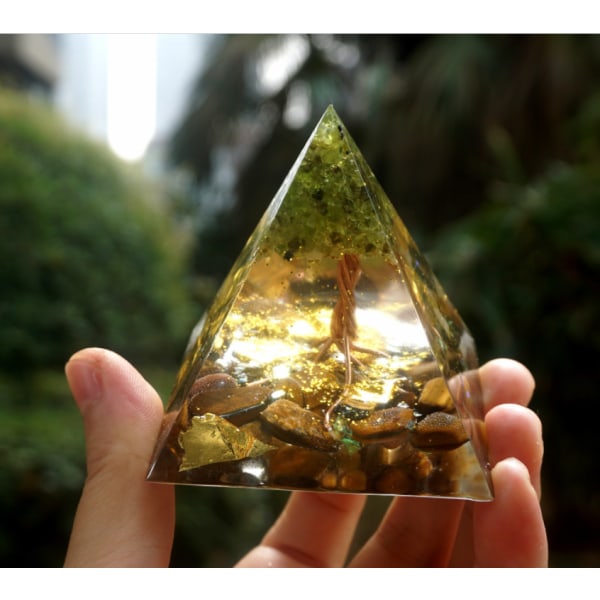 Krystallenergi-pyramide for meditasjon og chakrahealing Gems DXGHC
