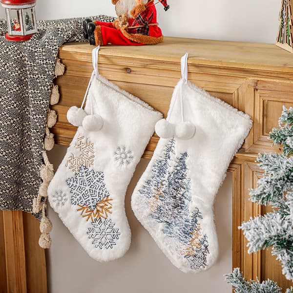 2 stykker julepynt Ullkule broderi Snøfnugg Chr