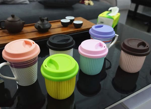 3 Svarta och 3 Kaffe Återanvändbara Läcksäkra Silikonlock (6-pack)