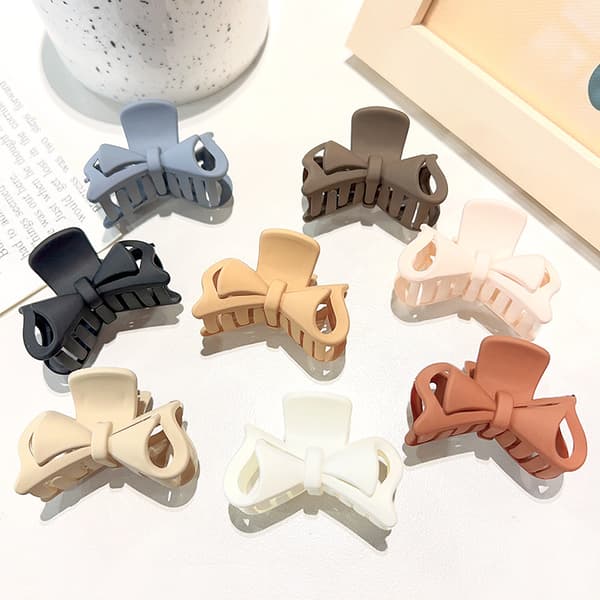 8-pack Små Fjärilsformade Hårclips i Resin, Halksäkra