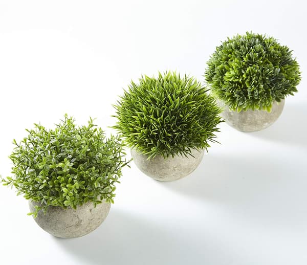 Sett med 3 kunstige innendørs planter med grønt gress i grå potter, S