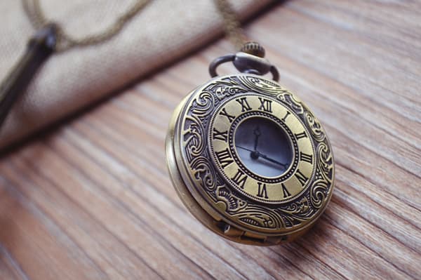 Vintage Roomalaisten Numeroiden Kello Quartz Taskukello Ketjulla, Pronssi
