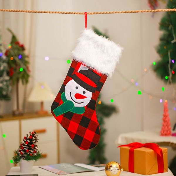 3 stycken julstrumpor, Snöflinga Tomte Snögubbe Rådjur Ch