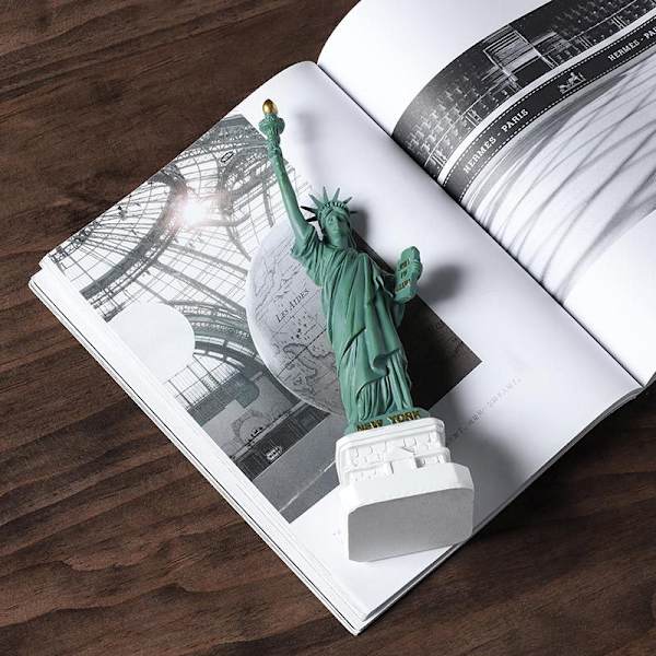 Vapaudenpatsas -patsasveistos New Yorkin Liberty Isl:stä