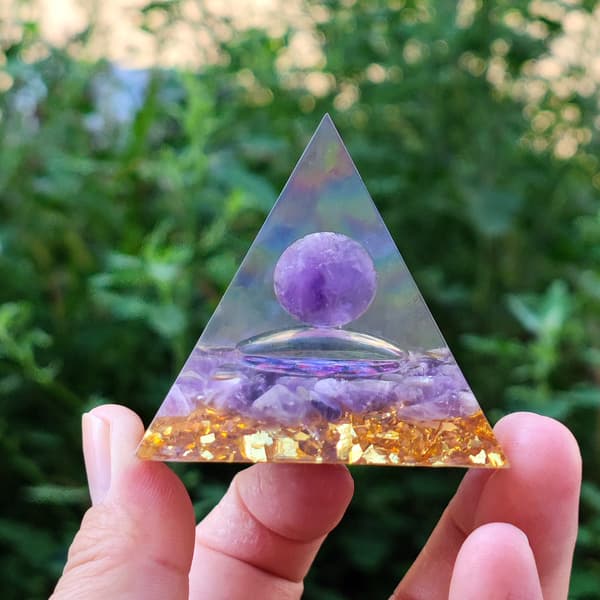 Knust stein 5 cm Chakra krystallpyramide Hjemmedekor Håndverk
