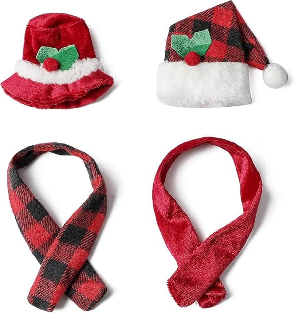 Fire små julehatte og fire julescarfs, jul