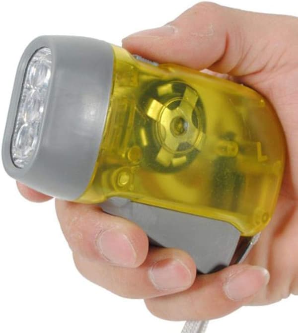 3 LED Dynamo Taskulamppu Käsikäyttöinen Kampi Leirintä Kannettava T