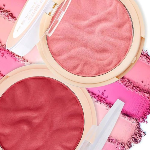 "Punastus - Makeup Revolution - Uudelleen ladattu - Ruohoselleri & Englanti kerma - Erittäin pigmentoitu puuteri - Vaaleanpunainen" Rabarber & vaniljsås