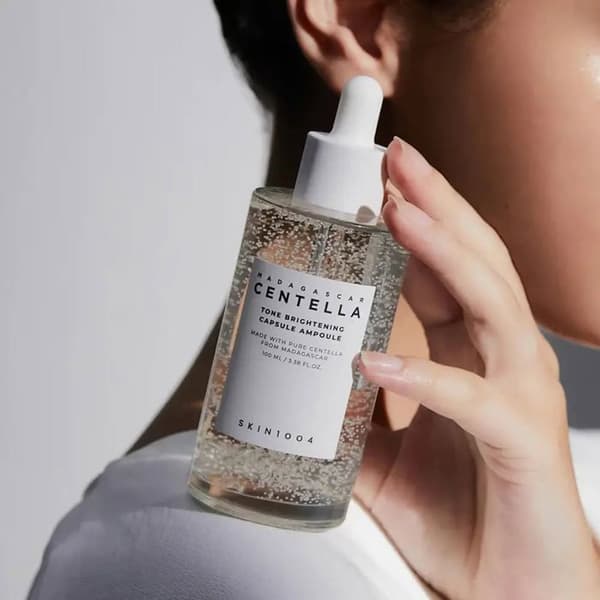 Vaalea Ampulli - SKIN1004 - Madagaskar Centella - 100 ml - Kestävä Kosteutus - Ilman Parabeeneja