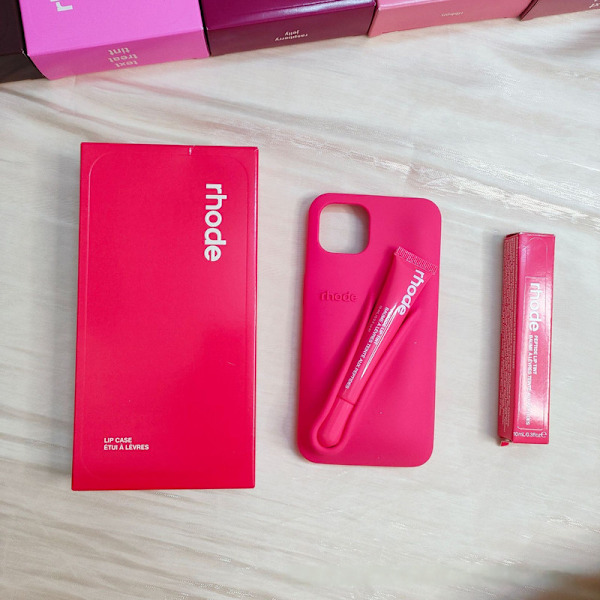 Rhode Lip Case med Listick Lip Gloss 3D-mobilskal - Guava Spritz iPhone11pro