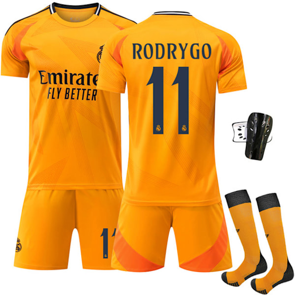 2425 Real Madrid vierasjalkapallopaita oranssi Rodrigo puku+sukka+suojavarusteet 26(140-150cm)