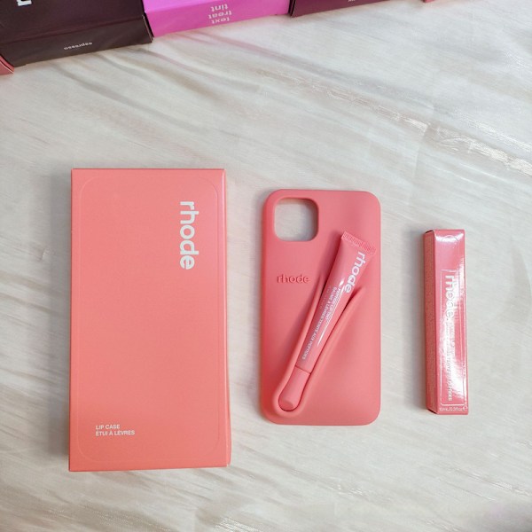 Rhode Lip Case med Listick Lip Gloss 3D Telefonfodral - Peach Pit iPhone11