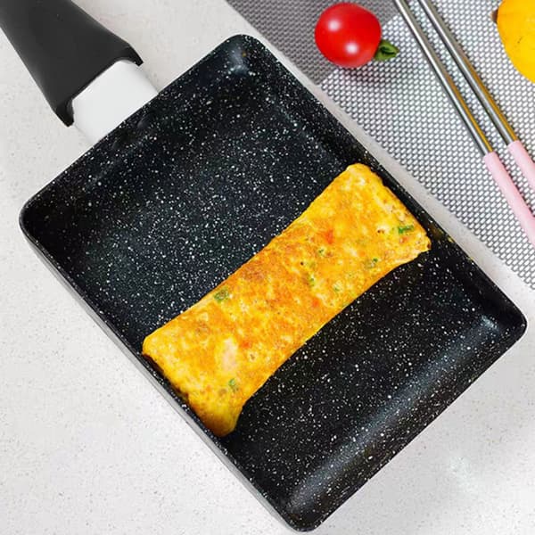 Tamagoyaki non-stick stekepanne, rektangulær, svart, omelettpanne med plasthåndtak