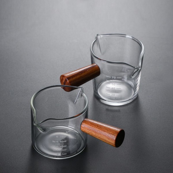 70/75ml Värmebeständig Espresso Mätkopp i Glas Dubbel Pip Mjölkkanna i Glas med Trähandtag Mätmuggar med Glasskala 75ml