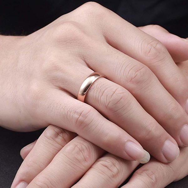 Muoti Unisex hieno kiillotuskupoli ruostumattomasta teräksestä sormus hääkorut Golden US 8
