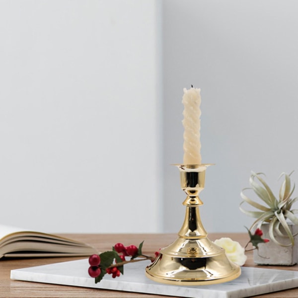 Candle Stick Europæisk stil Genanvendelig elektroplade Elegant jern Golden Candle Stand Husholdningsartikler