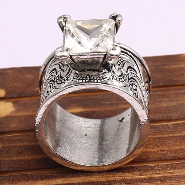 Unisex sormus upotekoristeella Vintage Artistic Cubic Zirkonia Finger Ring juhliin US 5