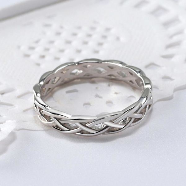 Minimalistiska kvinnor Twisted Form Hollow Band Ring Bröllopsförslag Smycken Present White Golden US 9