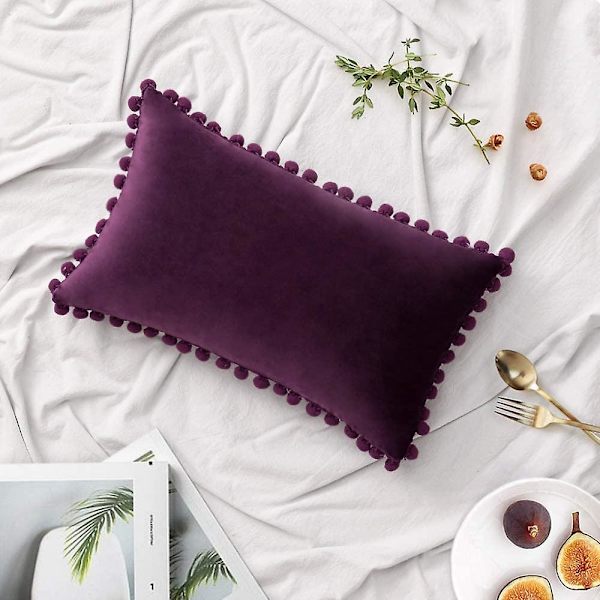 Paket med 2 Sammets-kuddfodral Pompom Dekorativa örngott Solida mjuka kuddfodral Med Poms Fyrkantig För Soffa Soffa Sovrum Bil 18x18tum Da 12 x20 Purple