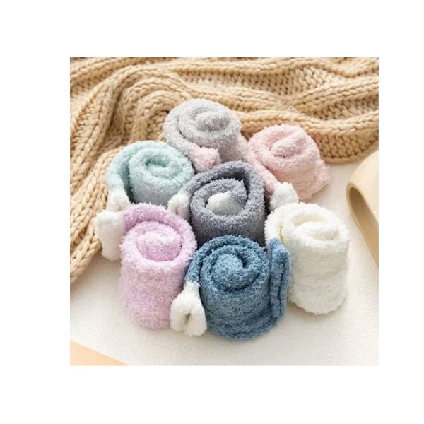 5-pack kvinnors vinter varma mjuka fluffiga sängstrumpor Random