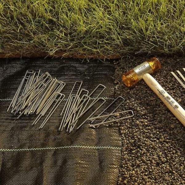 Paket med 100 galvaniserade stålpinnar för mycket hårda underlag - pinnar för mesh - längd 200 mm, bredd 40 mm, tjocklek 2,5