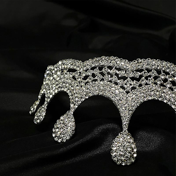Kronprydnad Bröllopstillbehör Enkel Legering Diamond-studded Brudklänning Smycken