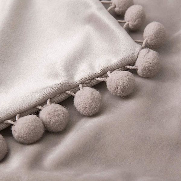 Paket med 2 Sammets-kuddfodral Pompom Dekorativa örngott Solida mjuka kuddfodral Med Poms Fyrkantig För Soffa Soffa Sovrum Bil 18x18tum Da 26 x26 Grey With Pink Hue