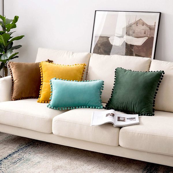 Paket med 2 Sammets-kuddfodral Pompom Dekorativa örngott Solida mjuka kuddfodral Med Poms Fyrkantig För Soffa Soffa Sovrum Bil 18x18tum Da 20 x20 Dark Green