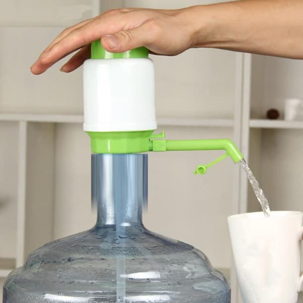 Manuell Handpress Dricksvattenpump Dispenser Plastfontän Grön Vit